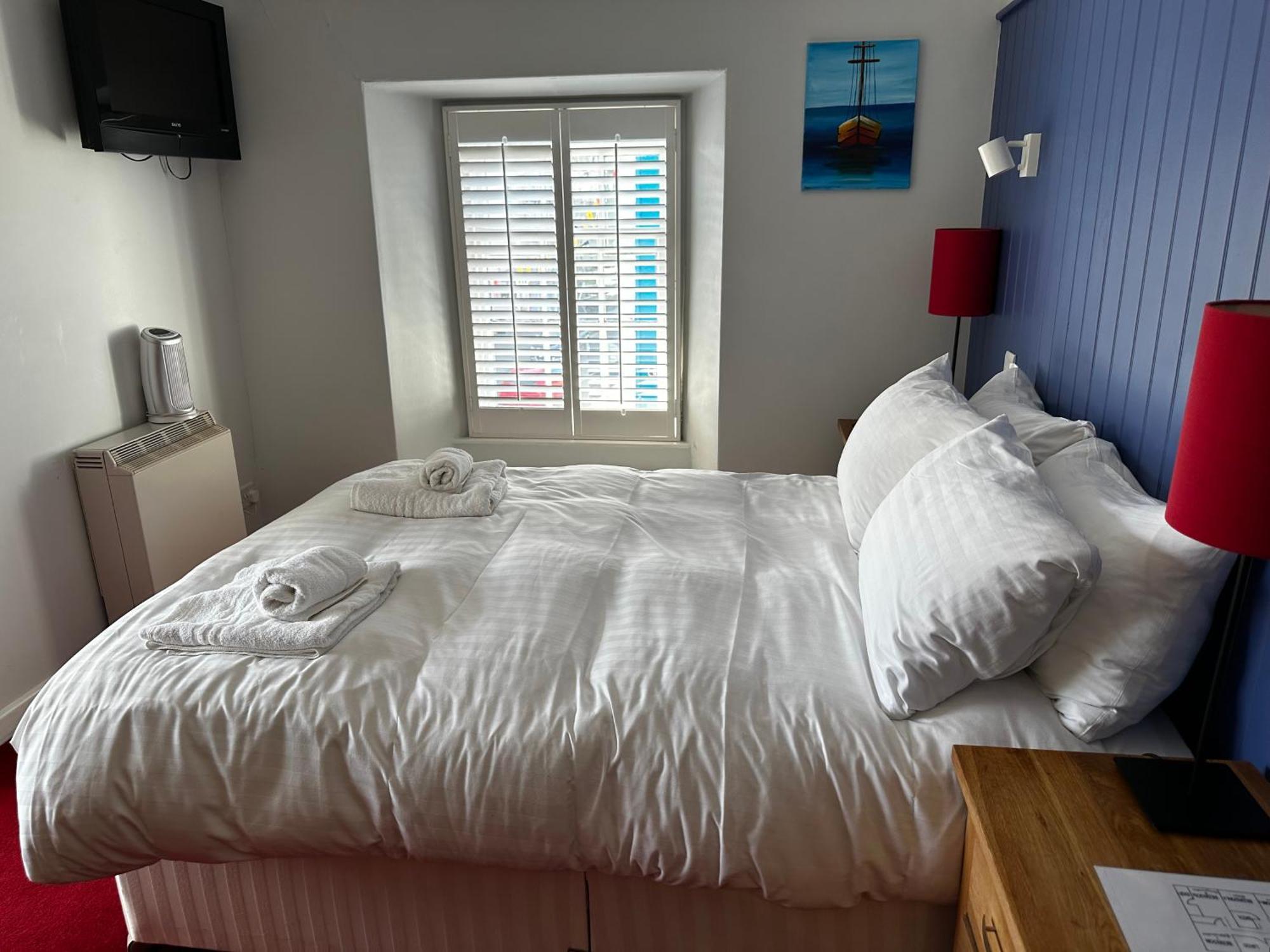 Castle Hotel Aberaeron Extérieur photo