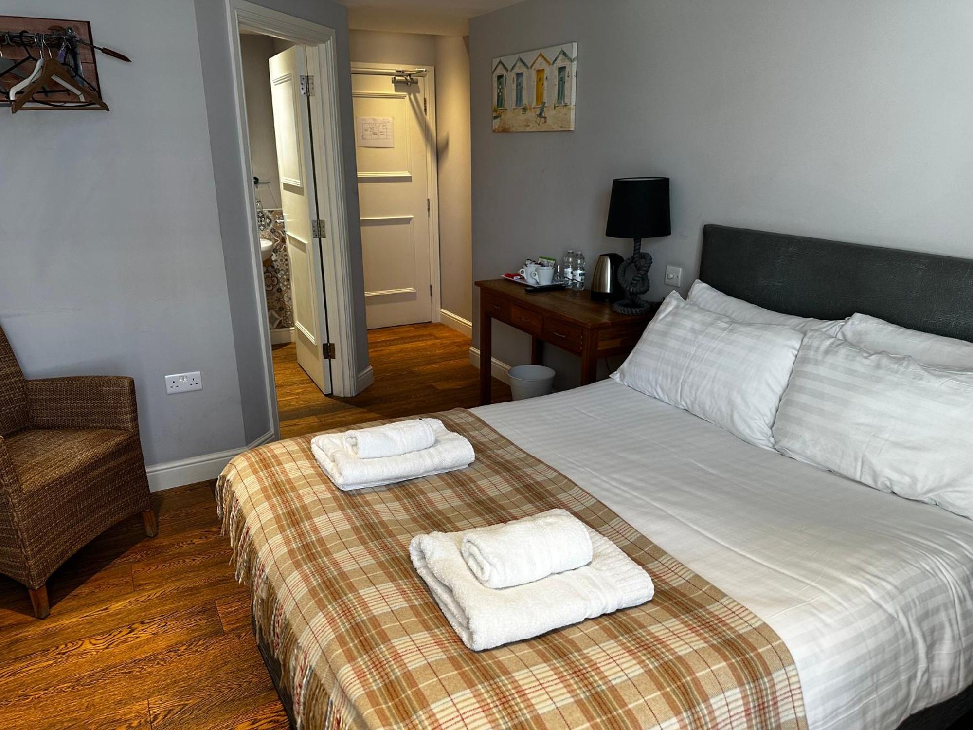 Castle Hotel Aberaeron Extérieur photo