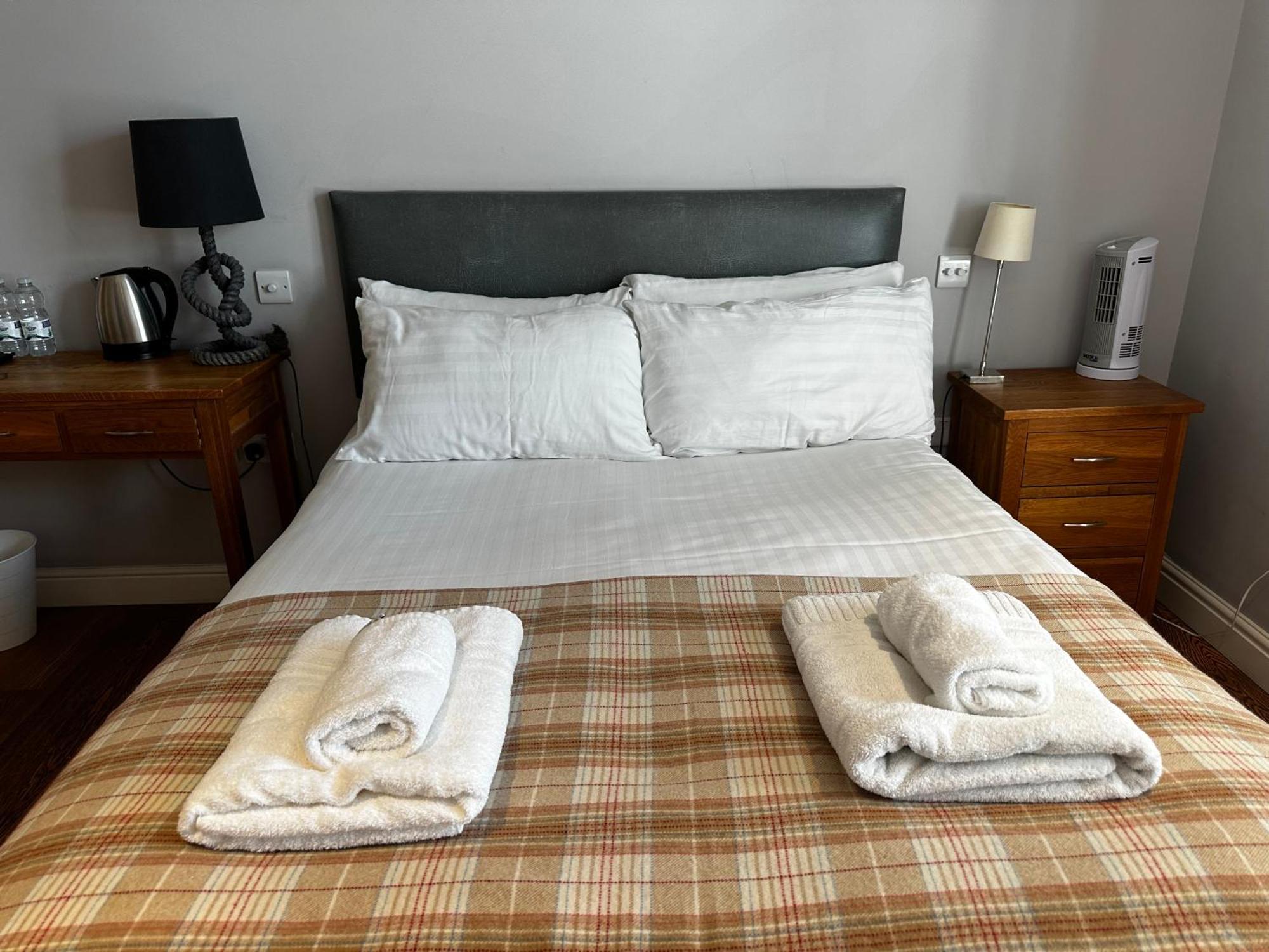 Castle Hotel Aberaeron Extérieur photo