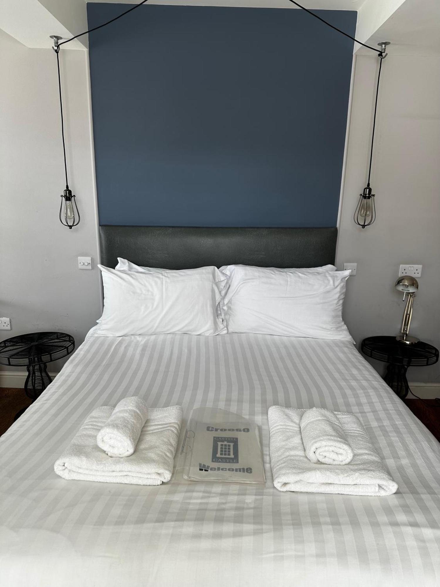 Castle Hotel Aberaeron Extérieur photo